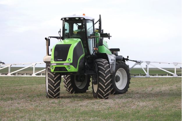 Image sur Pulvérisateur agricole Automoteur LASER